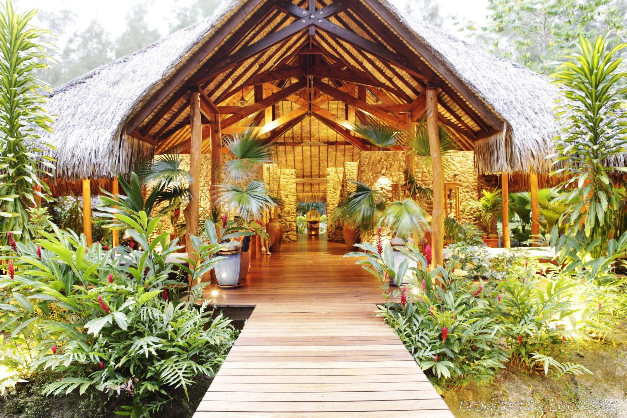Hotel Bora Bora Pearl Beach 5*